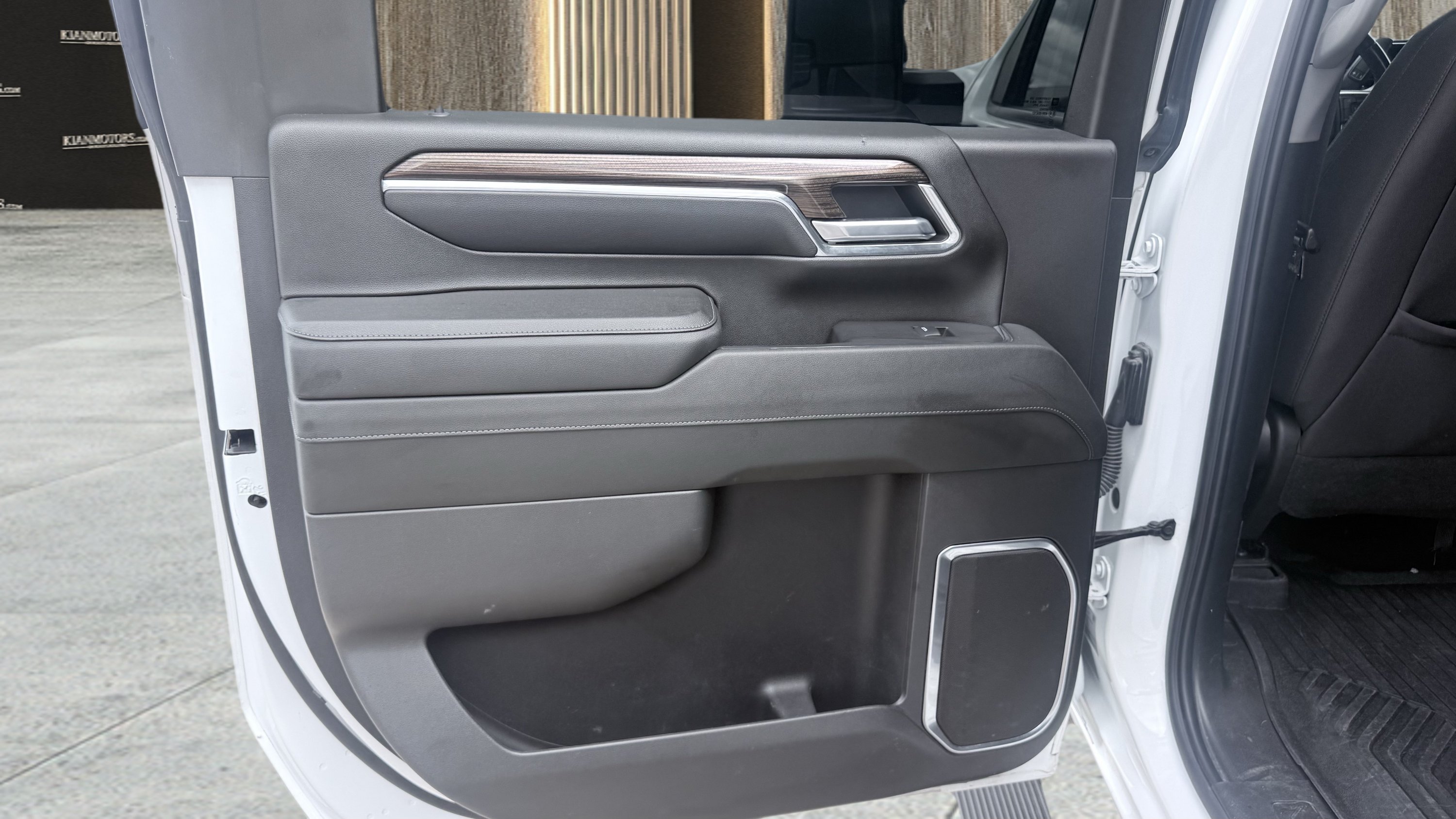 Used 2024 Chevrolet Silverado 2500 LT AWD/4WD image 34