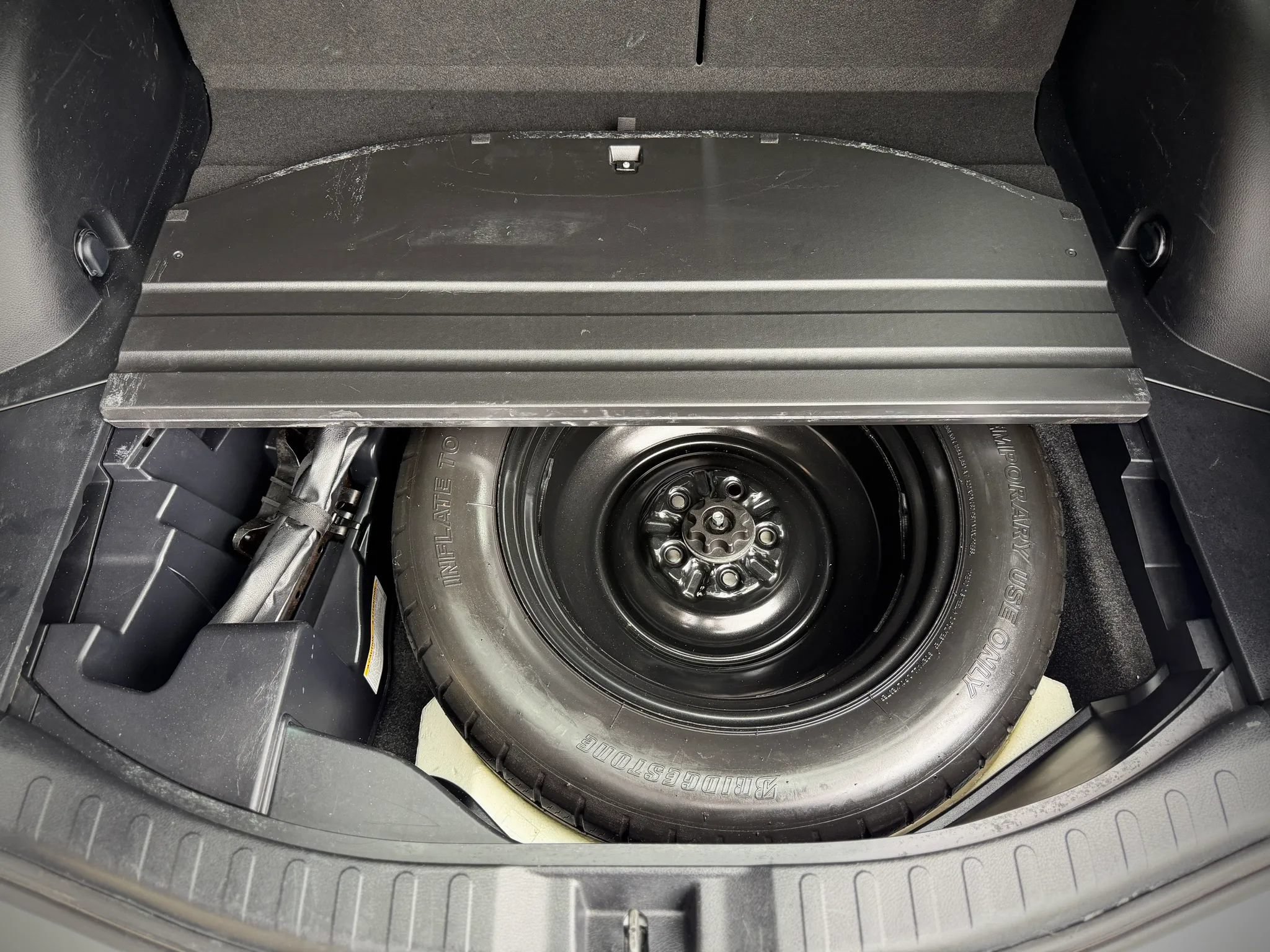 Used 2016 Toyota RAV4 LE FWD image 18