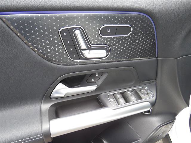 Used 2025 Mercedes-Benz GLA 250 4MATIC image 9