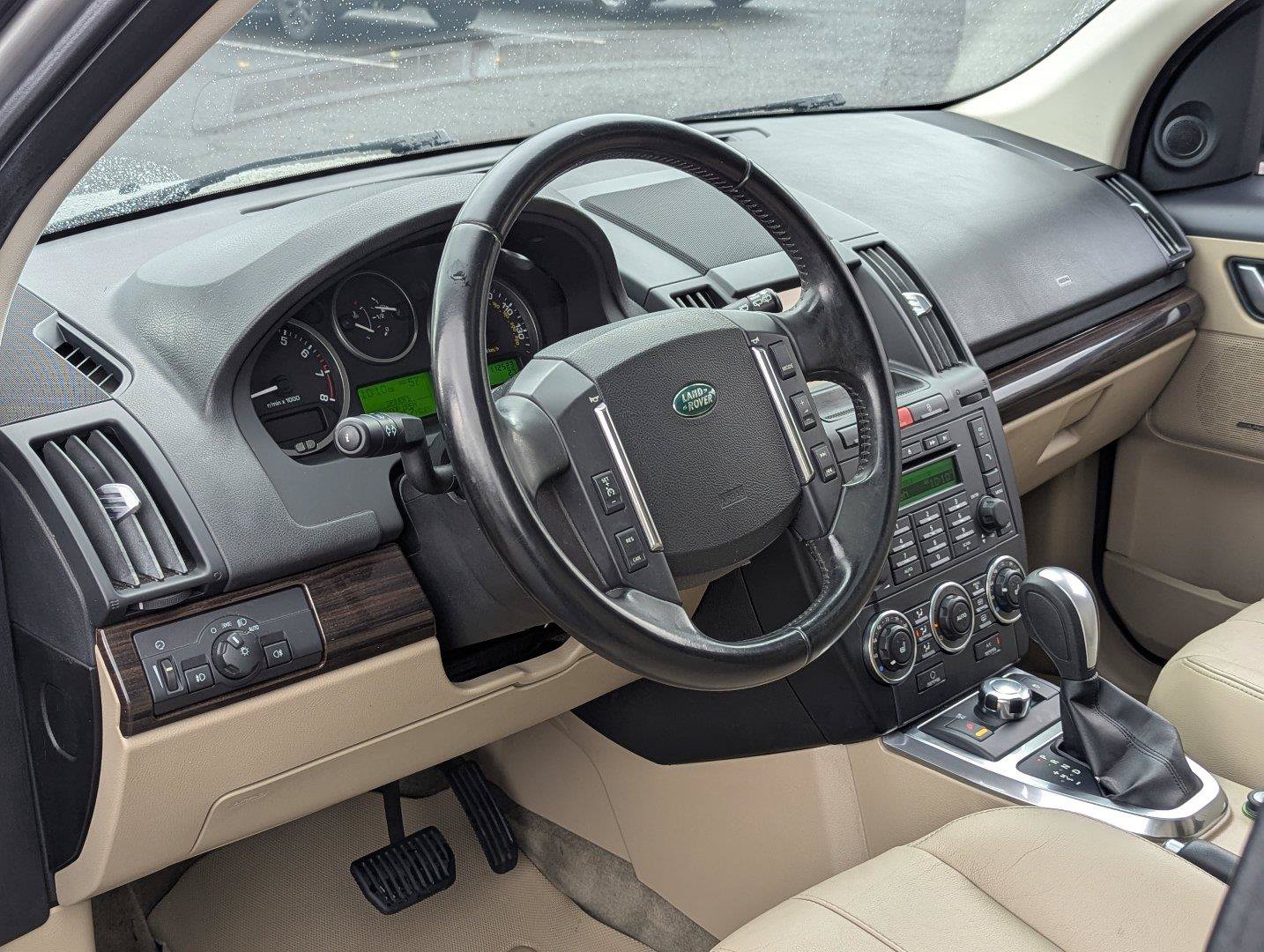 Used 2012 Land Rover LR2 HSE w/ Climate Comfort Pkg AWD/4WD image 13