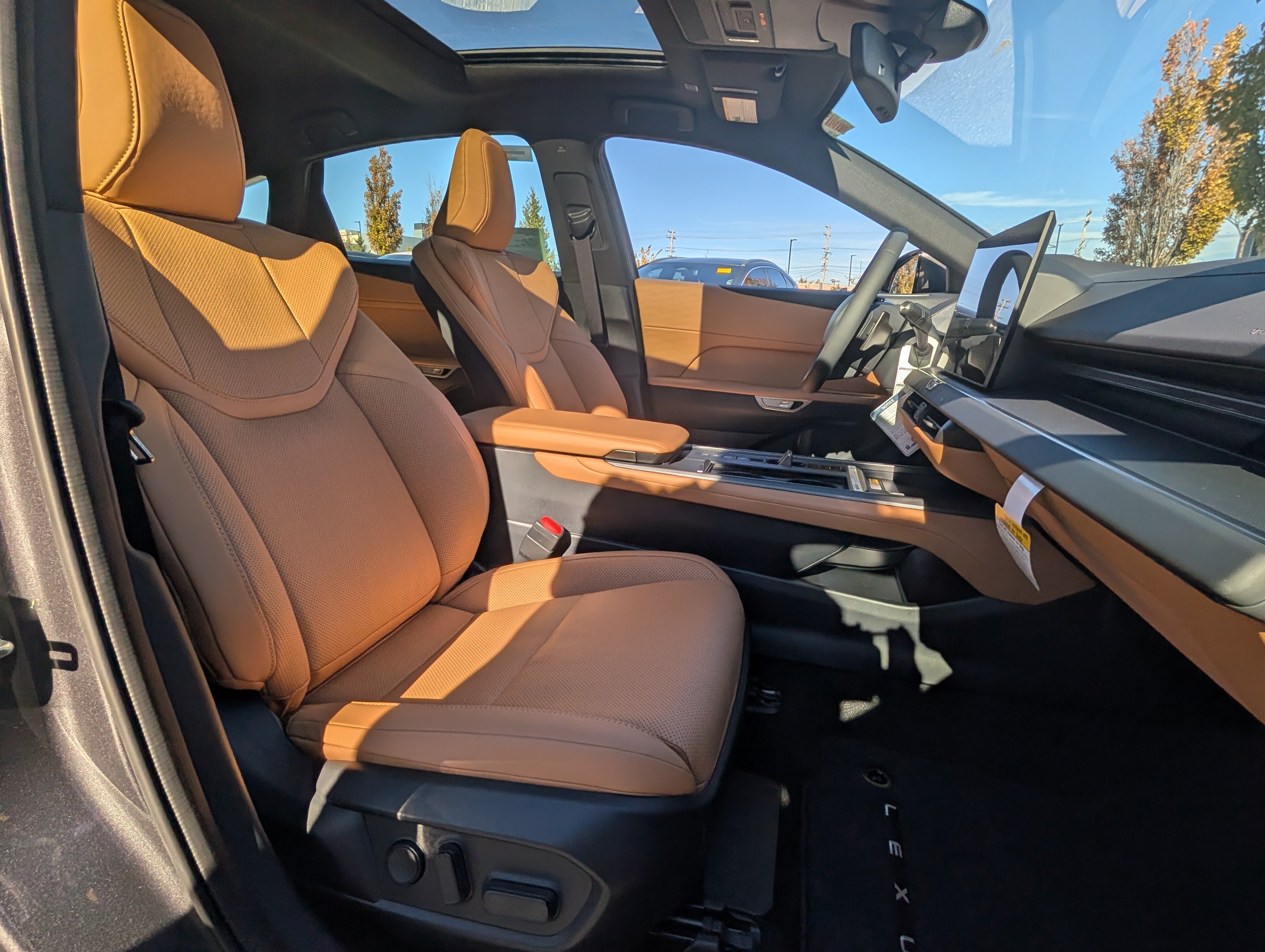 New 2026 Lexus ES 350h AWD w/ Convenience Package image 7