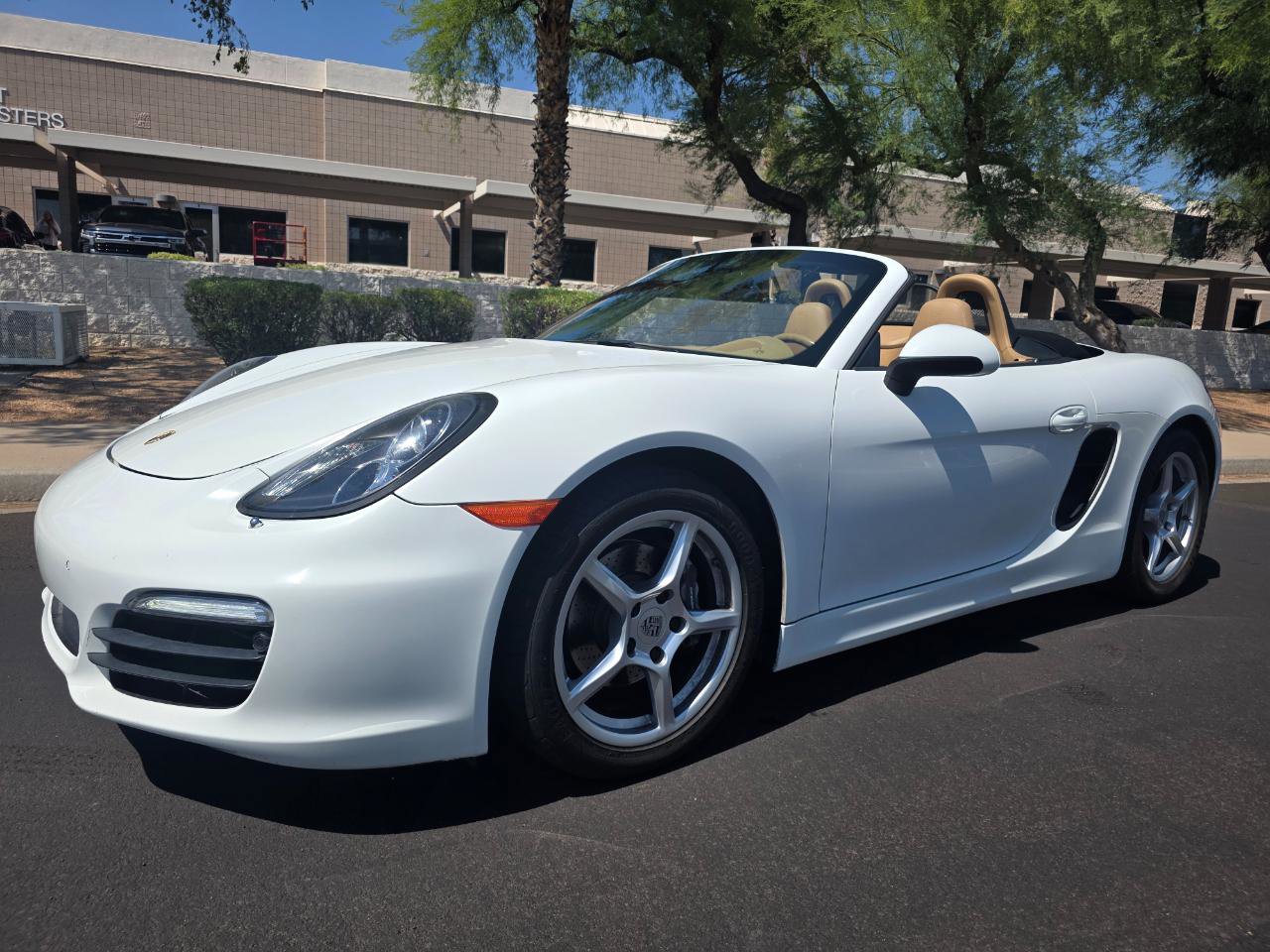 Used 2016 Porsche Boxster w/ Infotainment Package RWD image 3