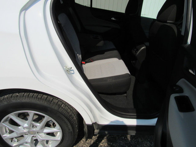 Used 2022 Chevrolet Equinox LS w/ LS Convenience Package FWD image 17
