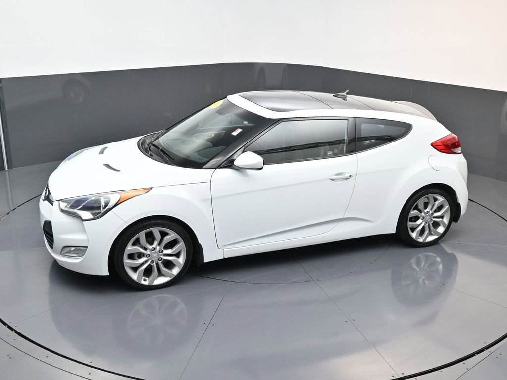Used 2013 Hyundai Veloster w/ Style Pkg image 24