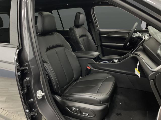New 2025 Jeep Grand Cherokee Limited w/ Trailer Tow Package image 31