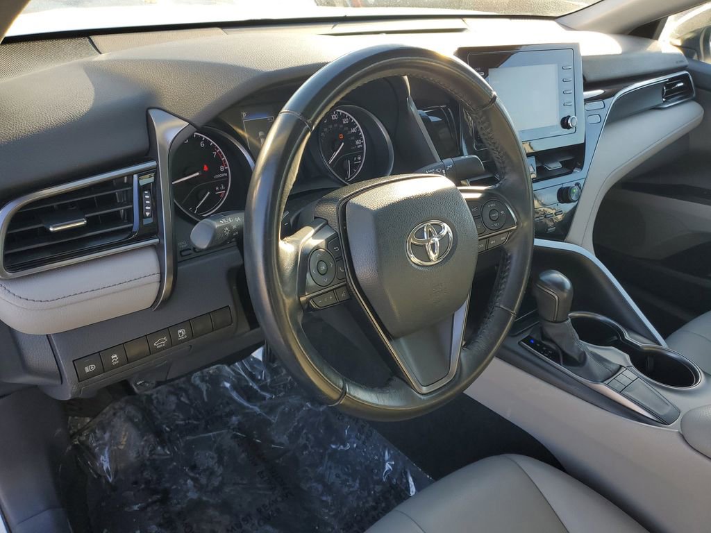 Used 2023 Toyota Camry SE image 12