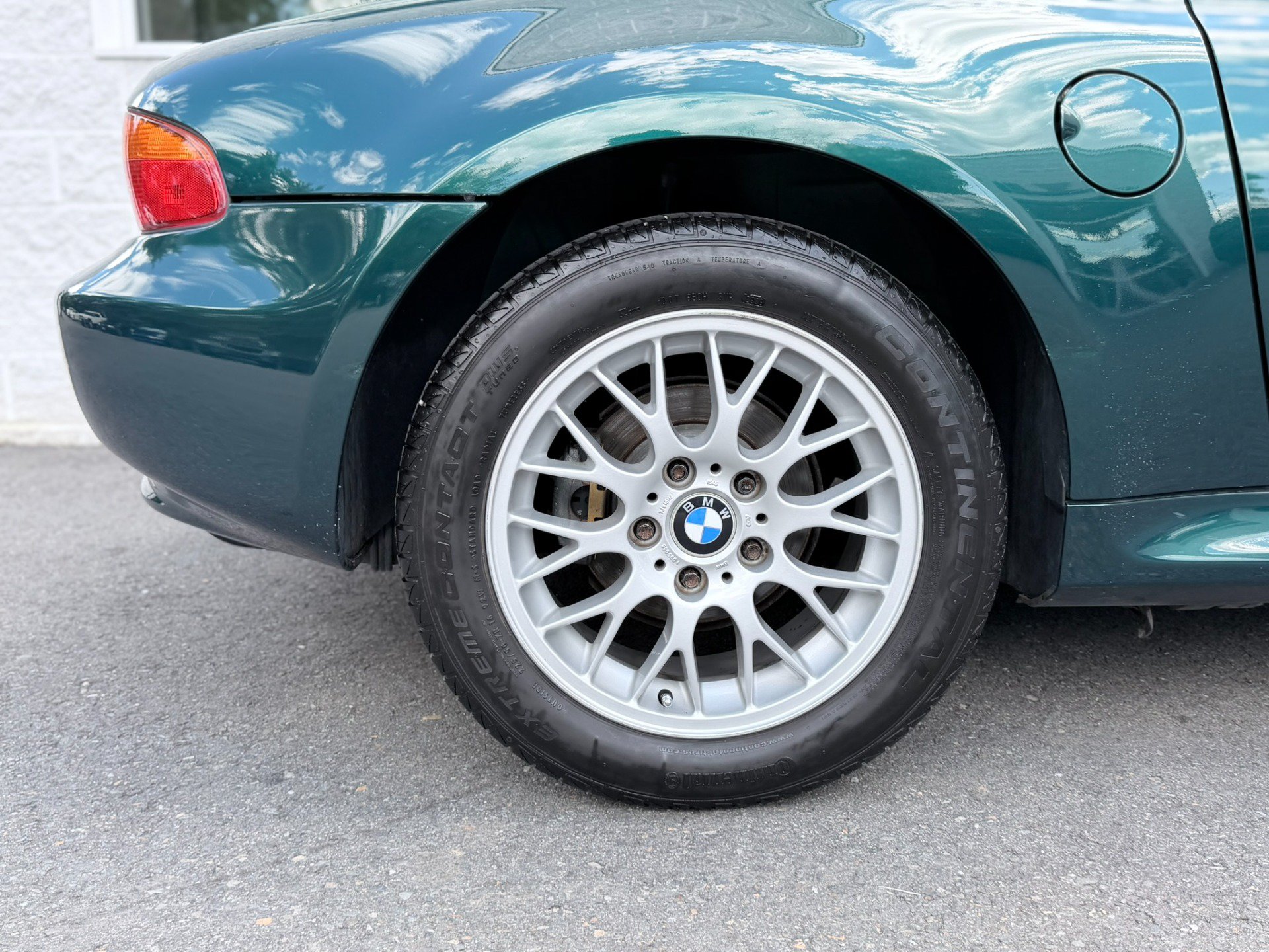 Used 1999 BMW Z3 2.5i RWD image 55