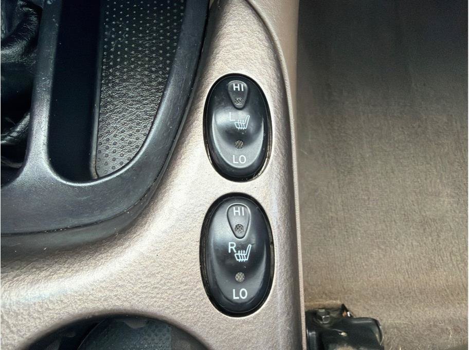Used 2004 Toyota Sequoia Limited AWD/4WD image 18