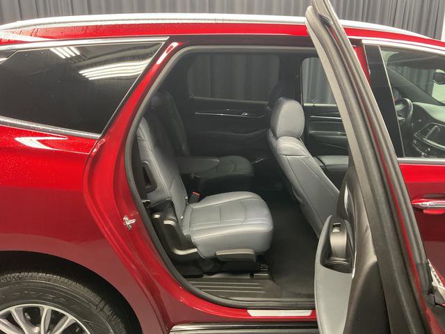Used 2023 Buick Enclave Essence image 15