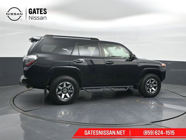 Used 2022 Toyota 4Runner TRD Off-Road AWD/4WD image 3