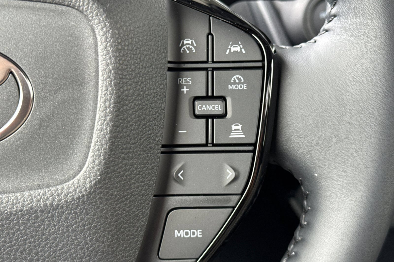 New 2027 Toyota Prius FWD image 28