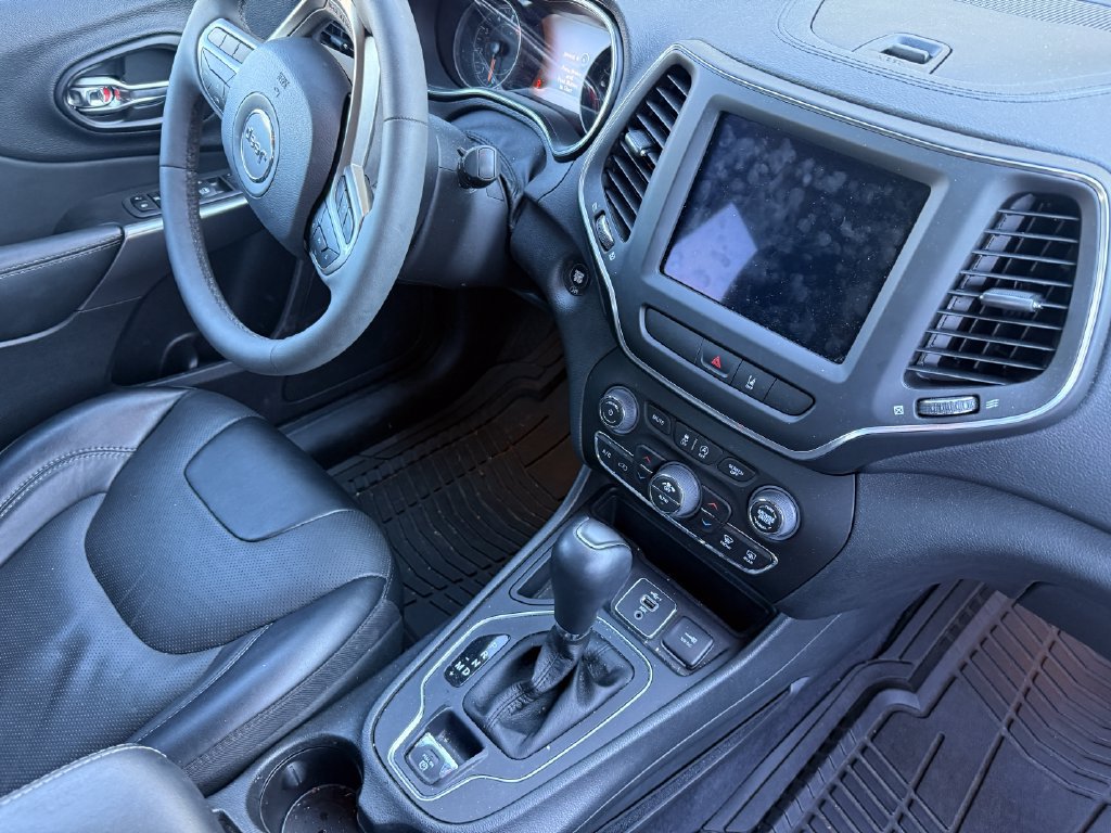 Used 2022 Jeep Cherokee Latitude Lux FWD image 9