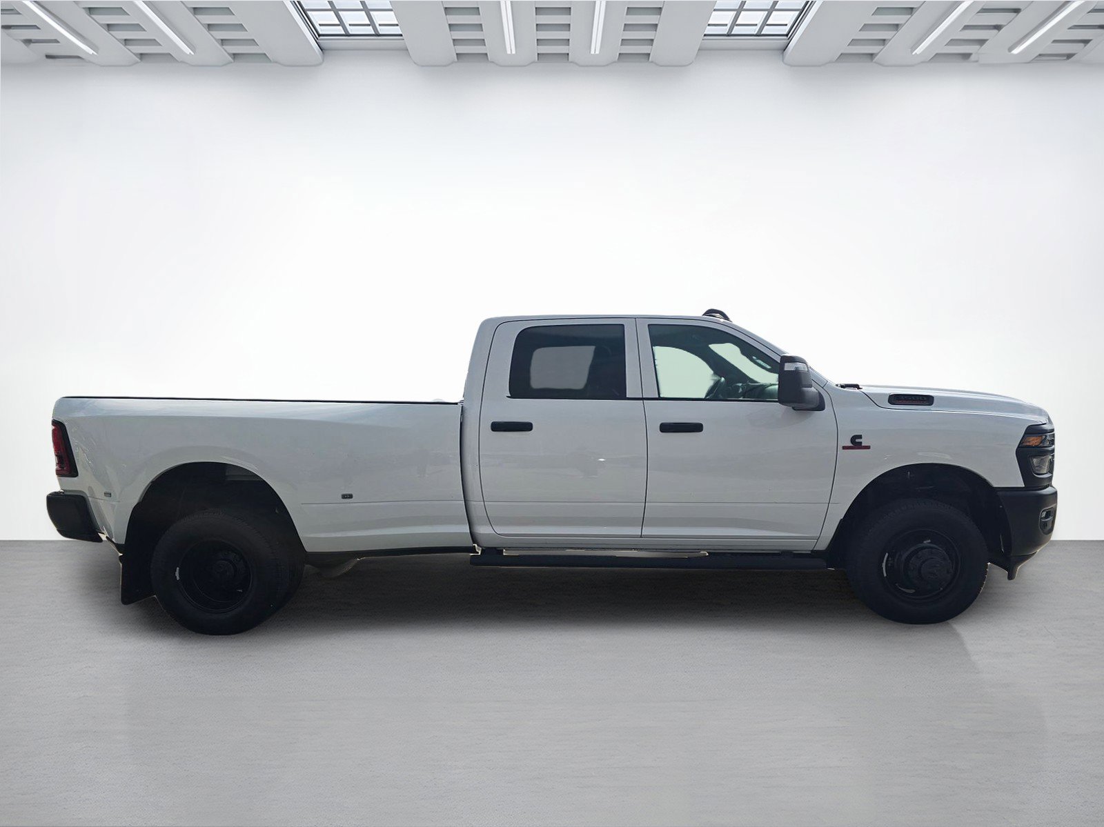 Used 2025 RAM 3500 Tradesman AWD/4WD image 2