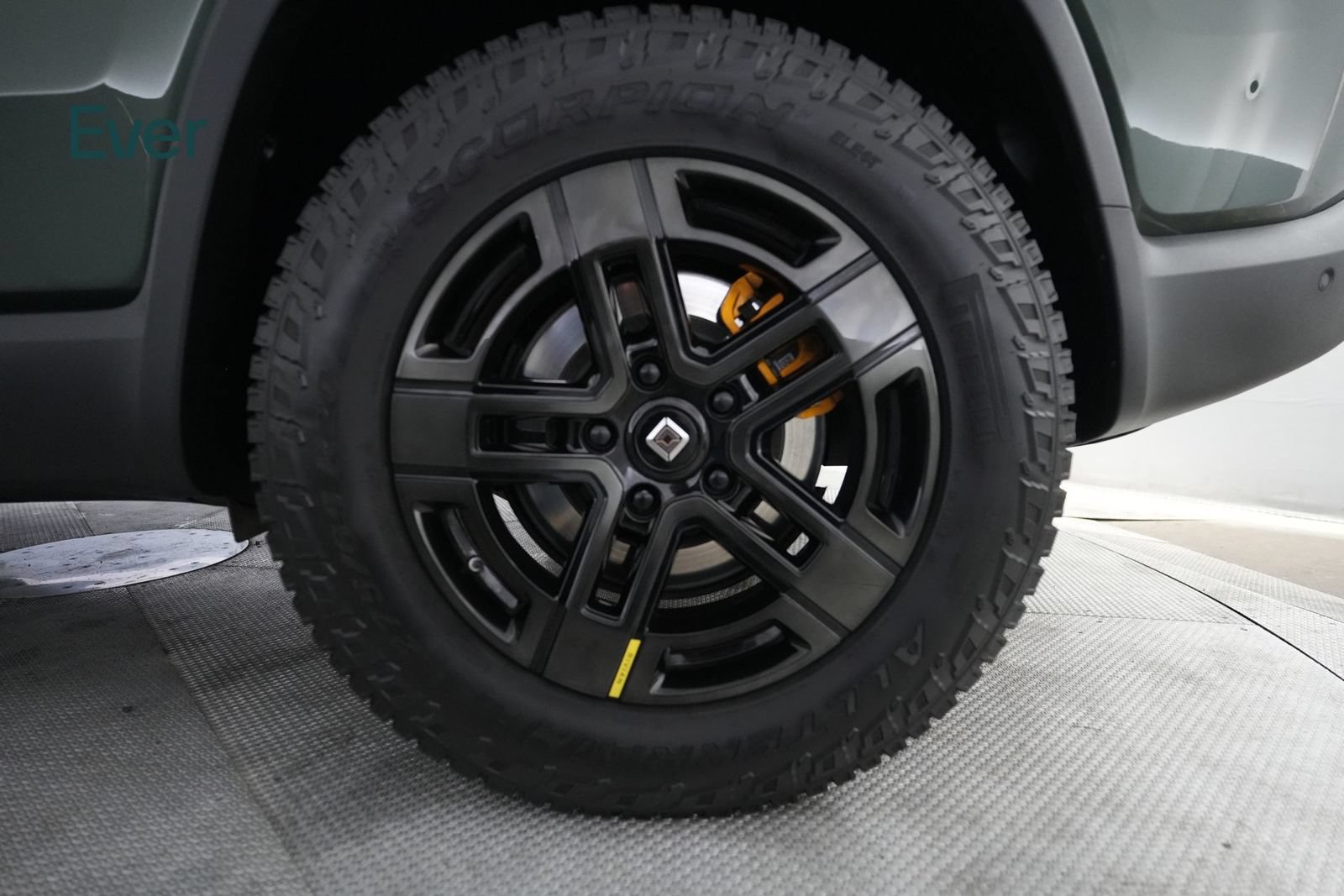 Used 2023 Rivian R1S Adventure AWD/4WD image 9