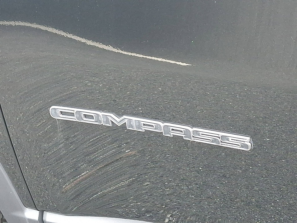 Used 2025 Jeep Compass Trailhawk AWD/4WD image 19