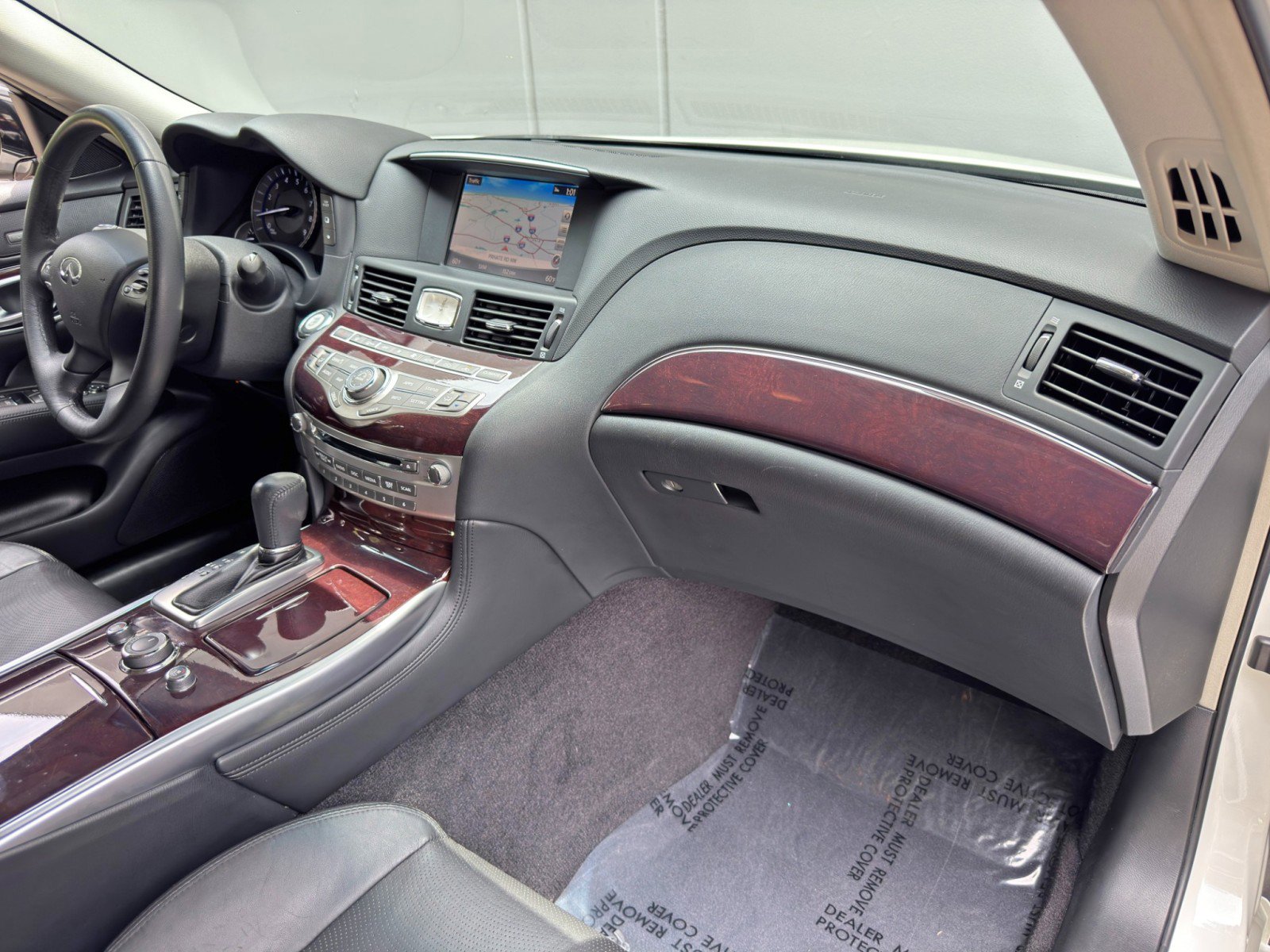 Used 2019 INFINITI Q70 Luxe RWD image 14