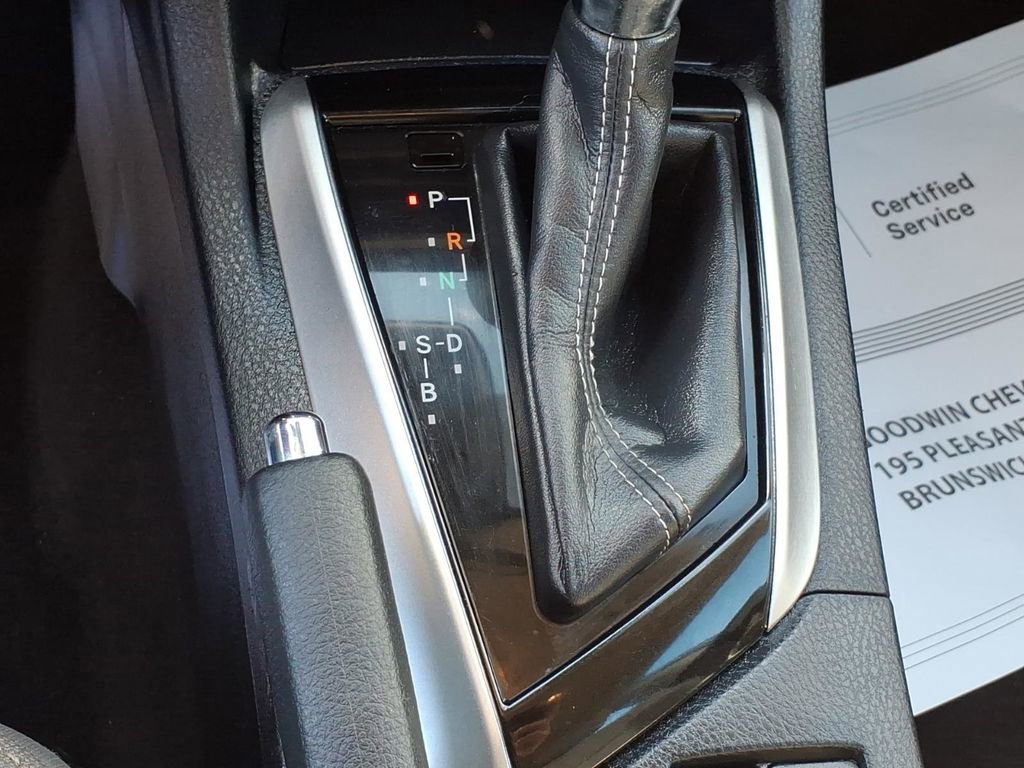 Used 2017 Toyota Corolla LE w/ Carpet Mat Package (TMS) FWD image 19