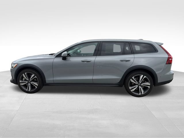 Used 2025 Volvo V60 B5 Cross Country Plus AWD/4WD image 15