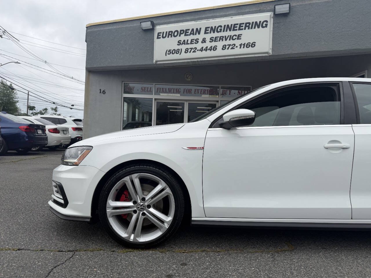 Used 2017 Volkswagen Jetta GLI FWD image 9