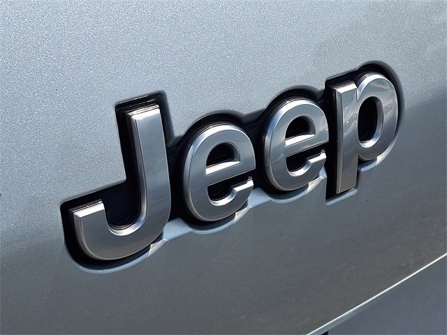 Used 2023 Jeep Grand Cherokee L Summit w/ Luxury Tech Group V image 28