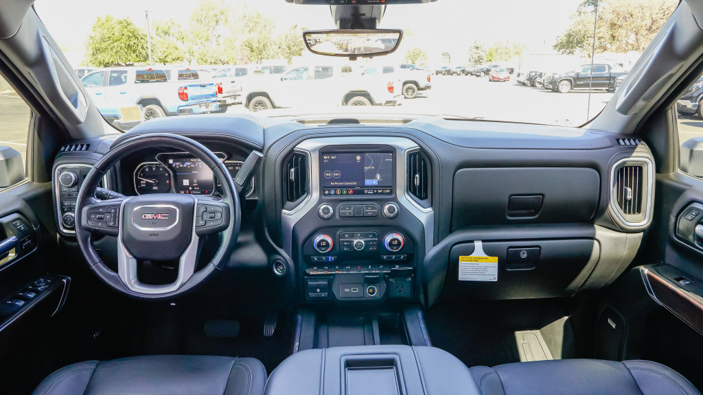 Used 2021 GMC Sierra 1500 SLT w/ SLT Premium Plus Package AWD/4WD image 17
