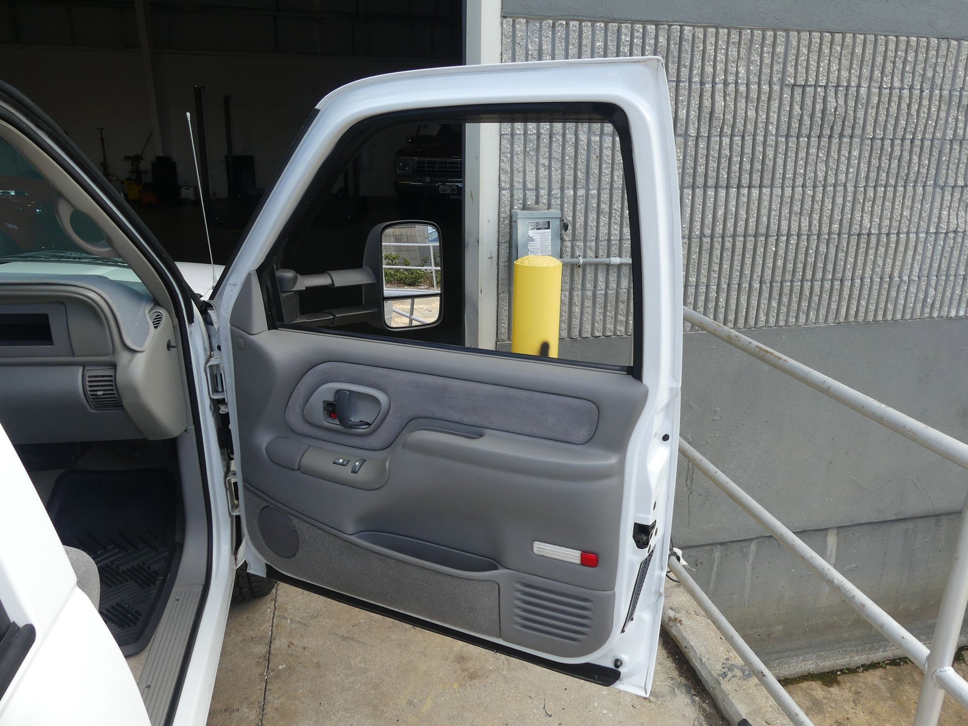 Used 2000 Chevrolet Silverado 3500 2WD Crew Cab image 74