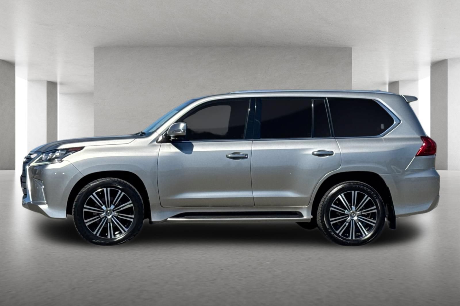 Used 2019 Lexus LX 570 4WD image 7