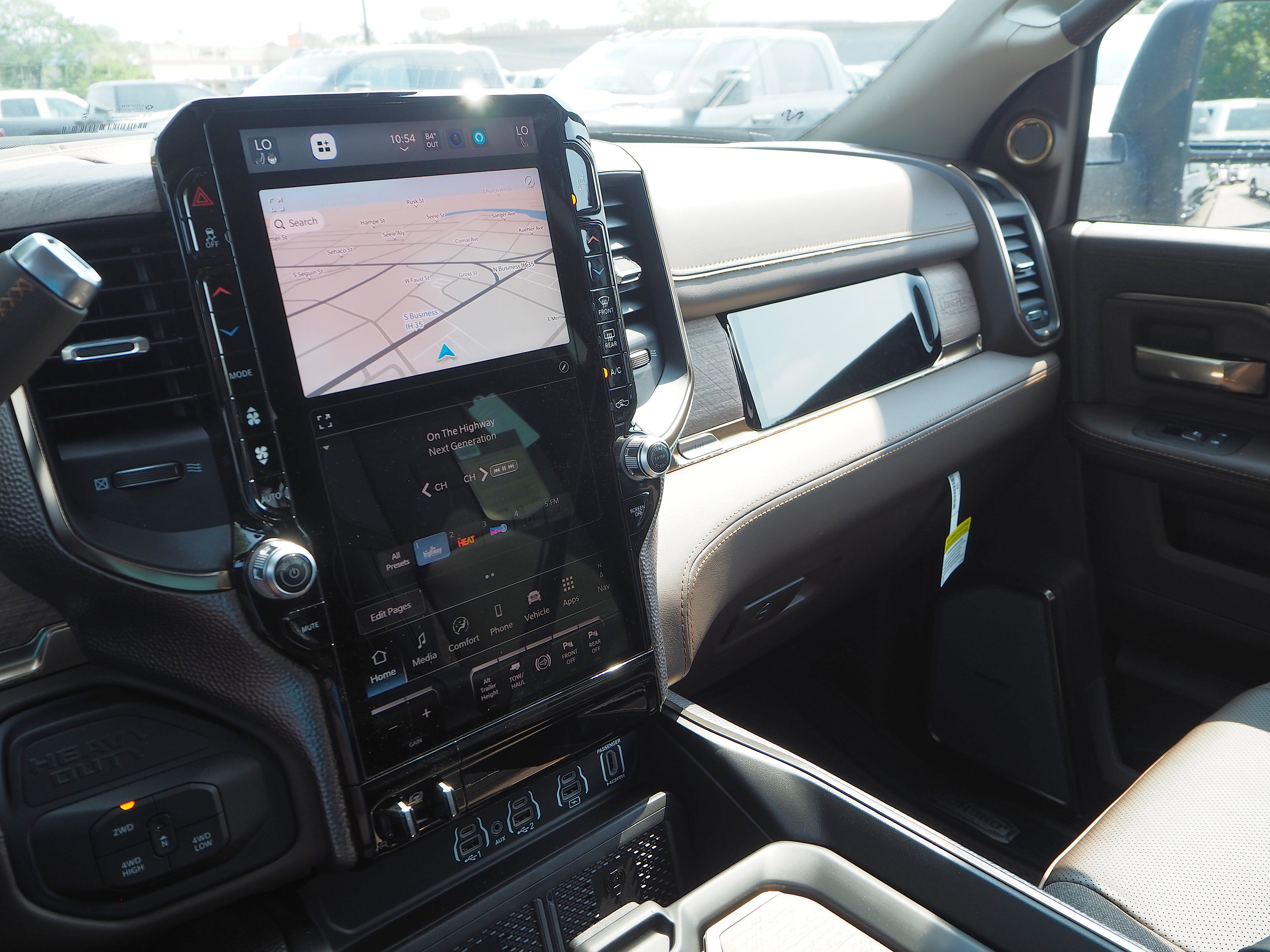New 2025 RAM 2500 Limited AWD/4WD image 14