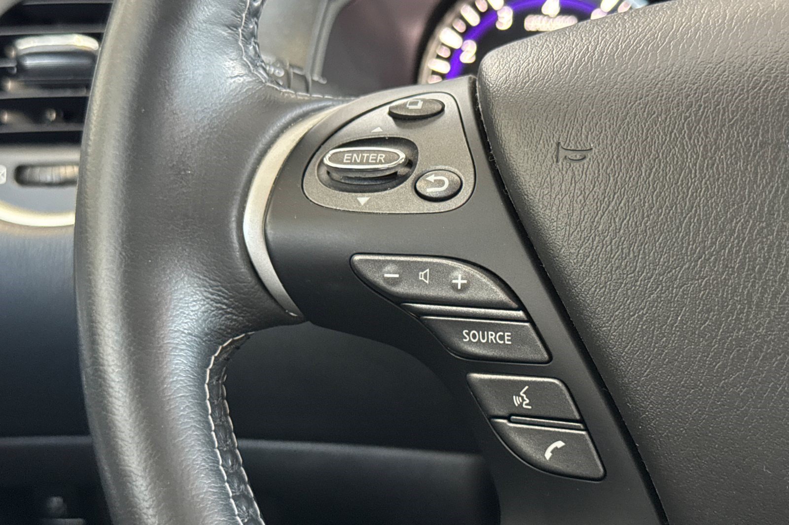 Used 2020 INFINITI QX60 Signature Edition AWD/4WD image 32