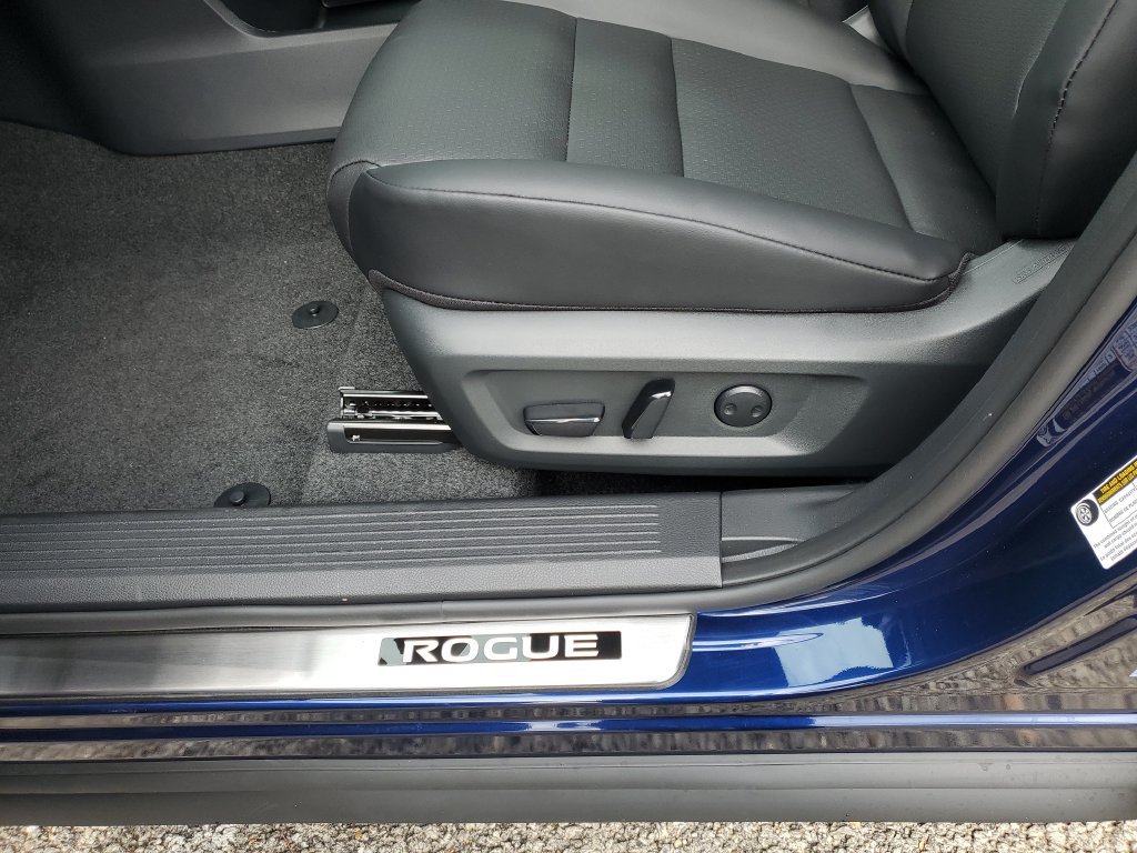 New 2026 Nissan Rogue Dark Armor FWD image 21