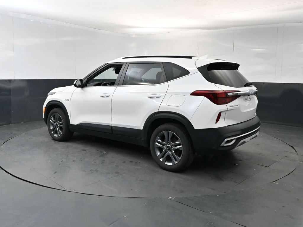 Certified 2023 Kia Seltos S w/ Navigation Package AWD/4WD image 3