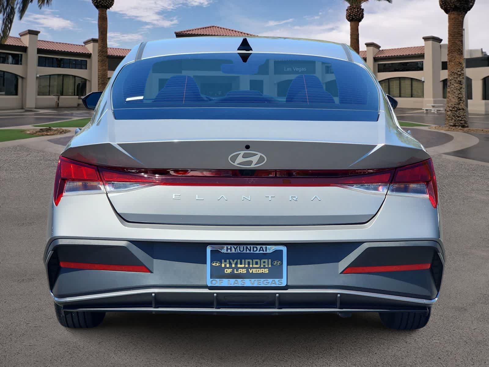 Used 2024 Hyundai Elantra SEL FWD image 7