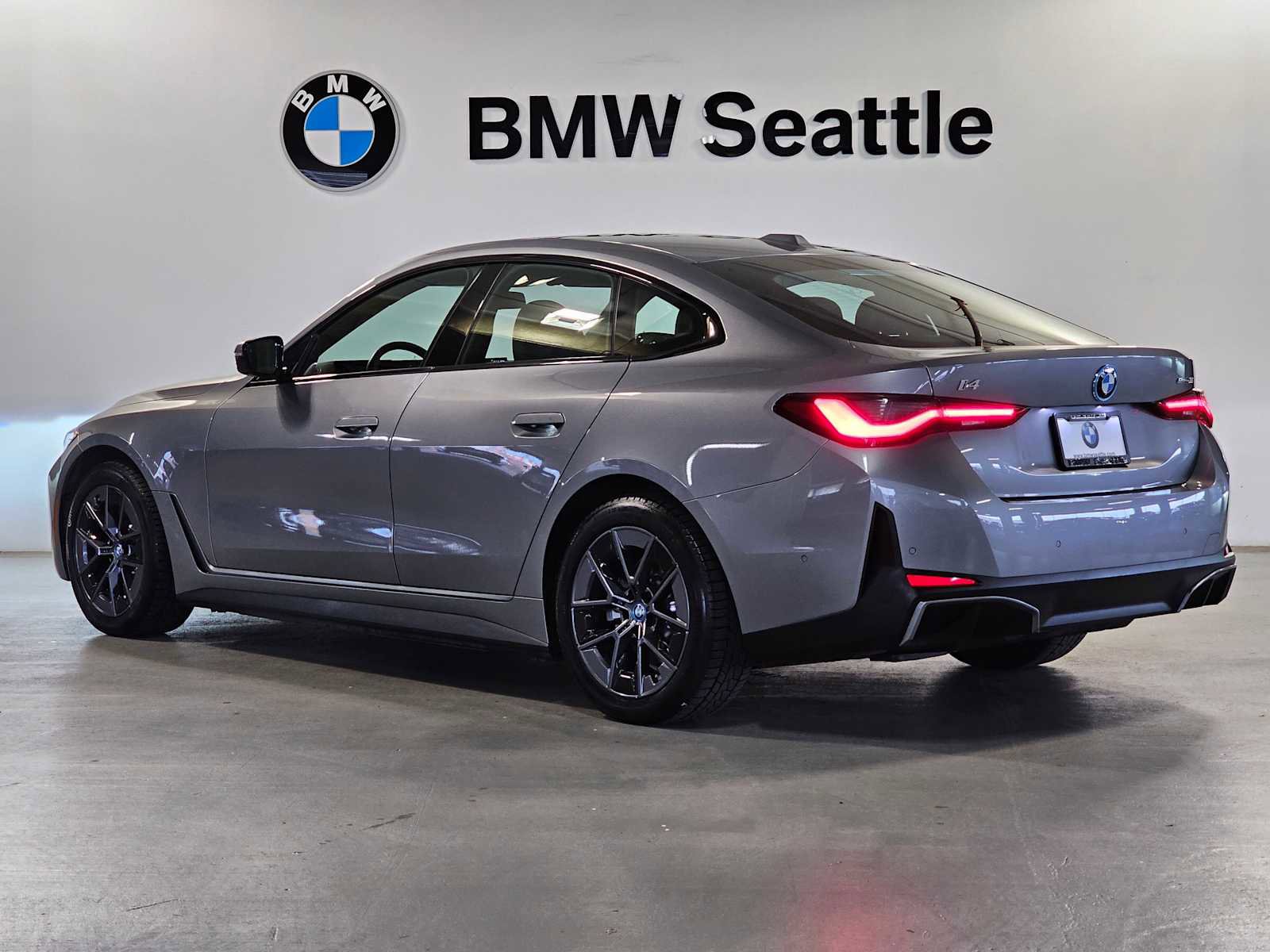 Used 2023 BMW i4 eDrive35 w/ Premium Package image 4