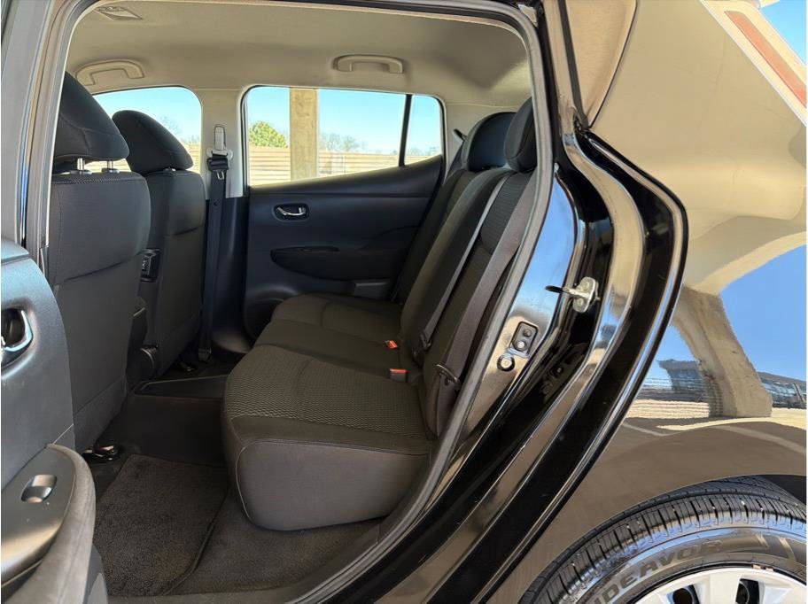Used 2015 Nissan Leaf S w/ Charge Package image 11