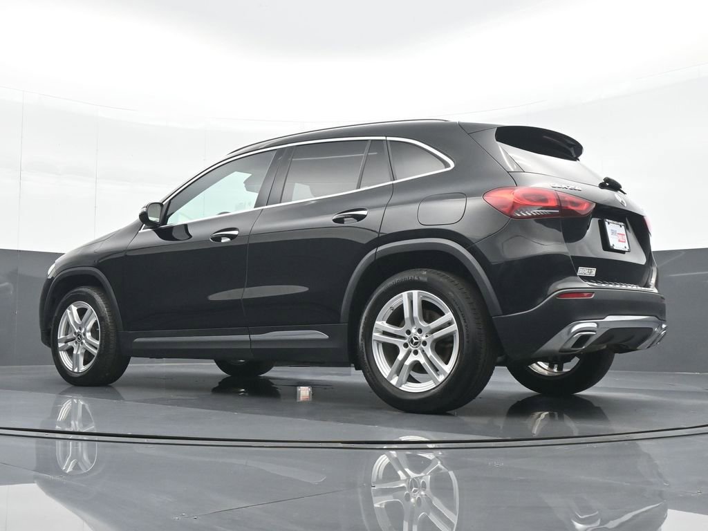 Used 2023 Mercedes-Benz GLA 250 4MATIC w/ Premium Package image 11