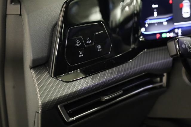 Used 2024 Volkswagen Golf R image 14