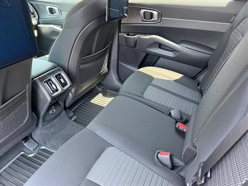 New 2026 Kia Sorento LX FWD image 17