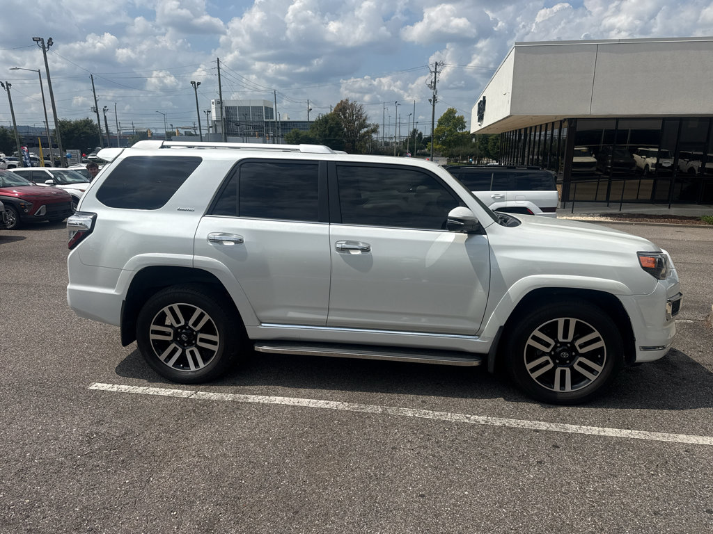 Used 2024 Toyota 4Runner Limited AWD/4WD image 4