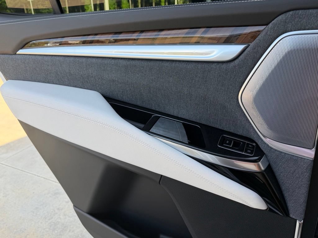 New 2026 Cadillac Escalade Platinum Sport w/ LPO, ONYX Package AWD/4WD image 26