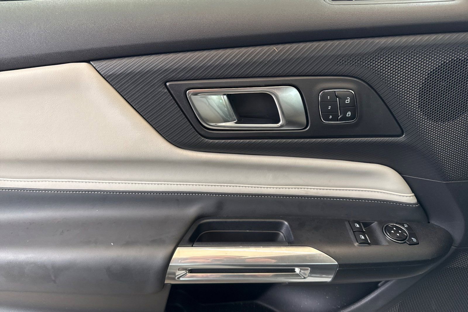 Used 2024 Ford Mustang Premium image 11