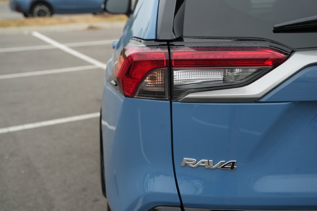 Used 2025 Toyota RAV4 XSE w/ Weather Package AWD/4WD image 46
