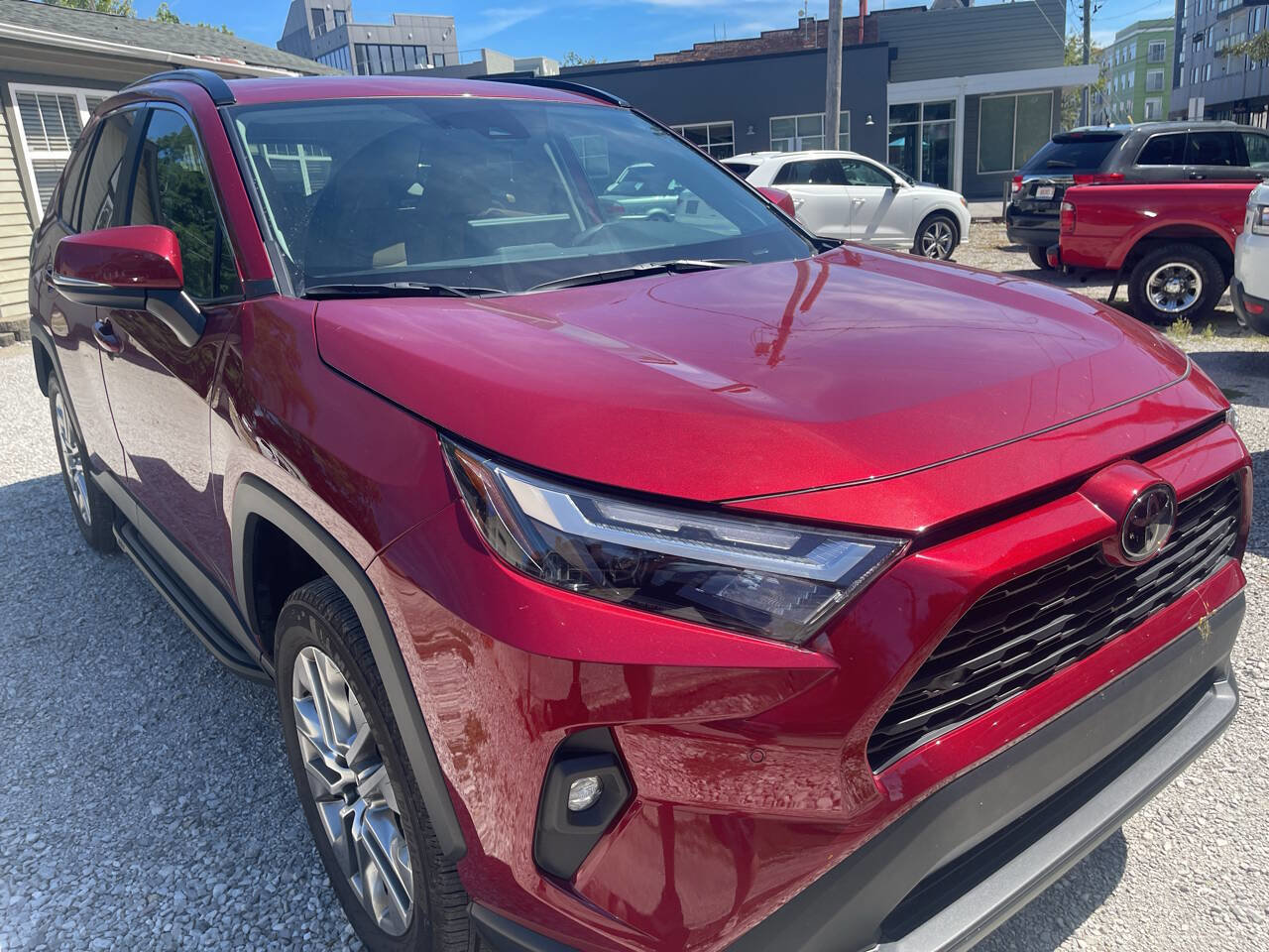 Used 2023 Toyota RAV4 XLE Premium image 10