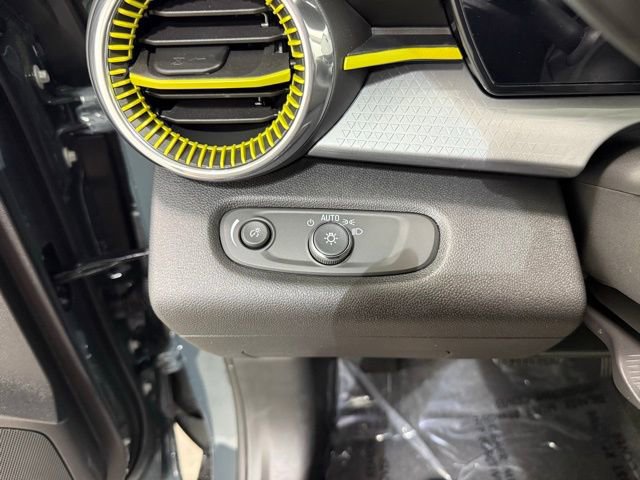 New 2026 Chevrolet Trax LT w/ Driver Confidence Package image 16