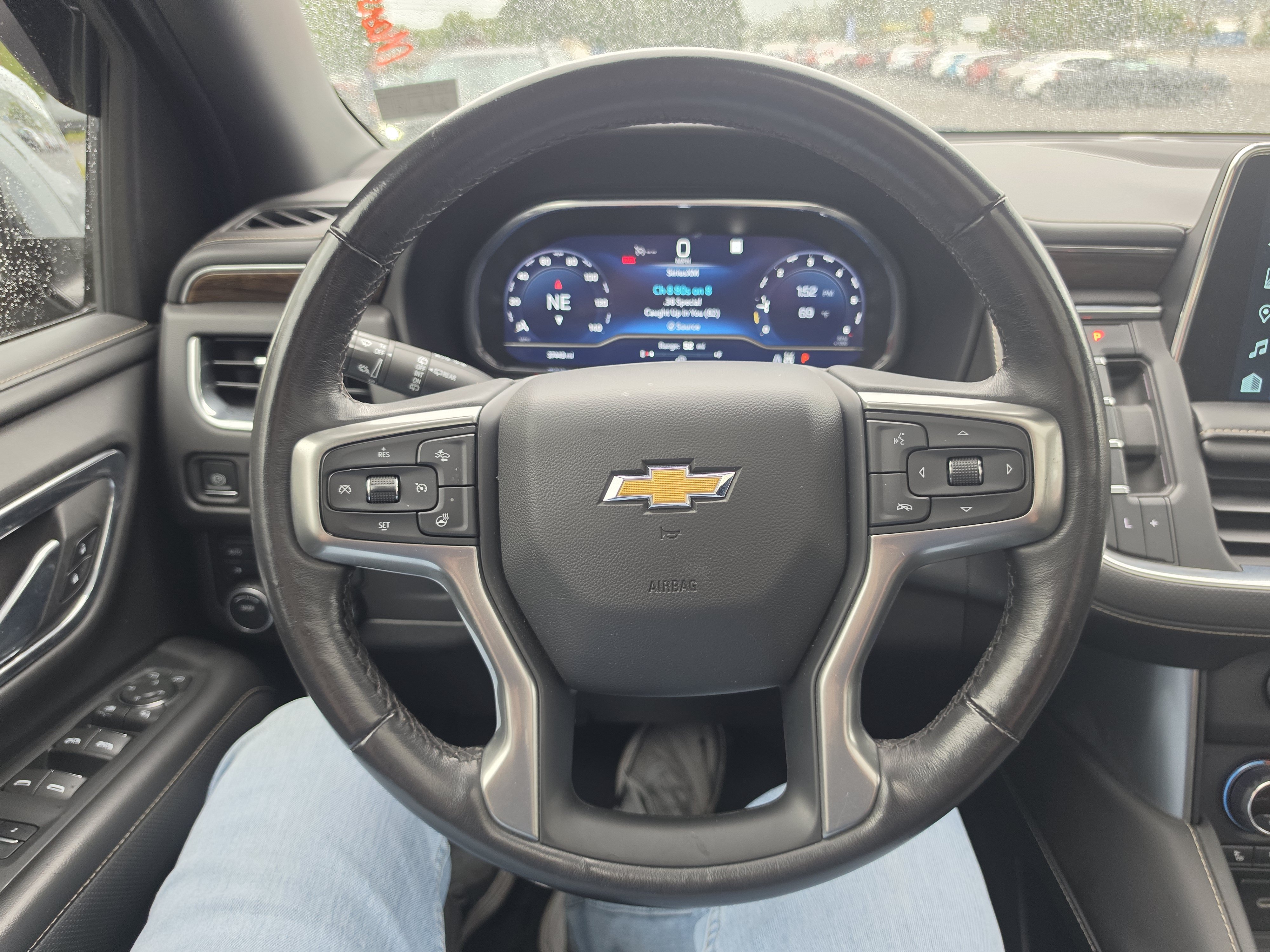 Used 2023 Chevrolet Tahoe Premier AWD/4WD image 21