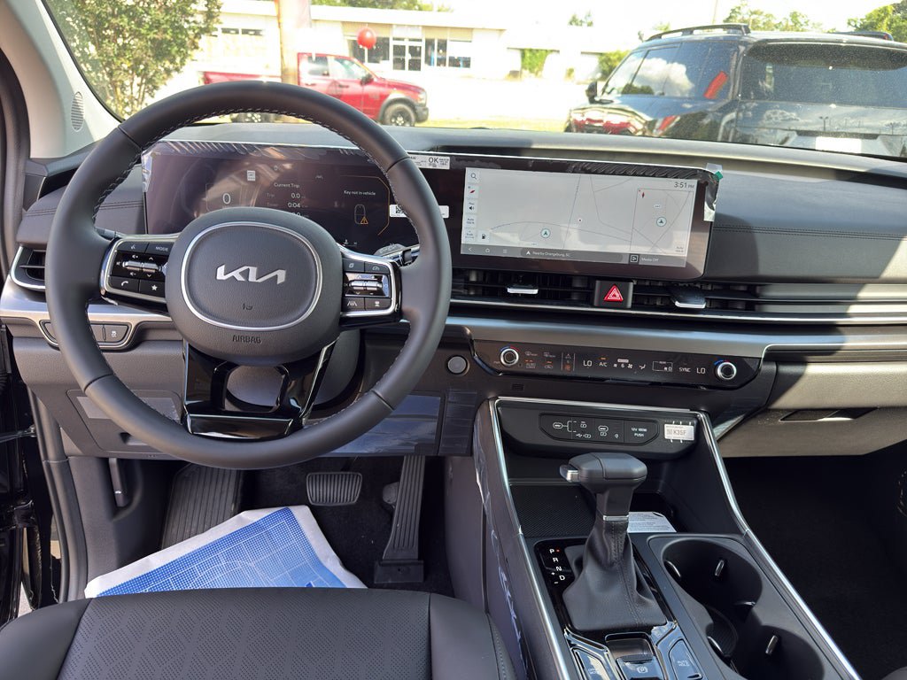 New 2026 Kia Carnival SX w/ SX Dark Edition Package FWD image 24