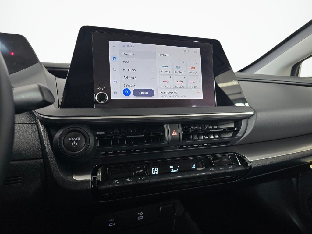 Used 2024 Toyota Prius LE FWD image 24