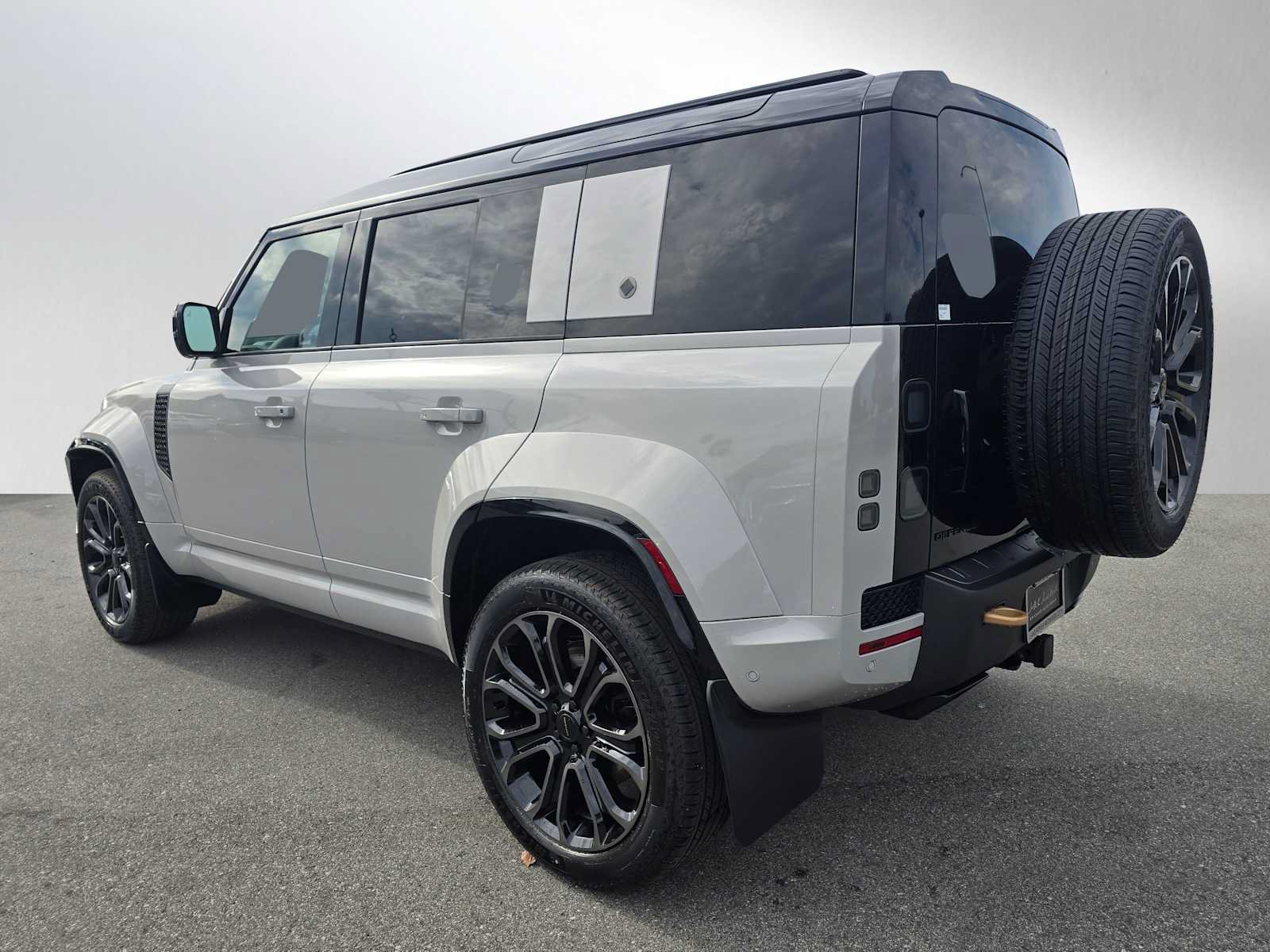 New 2026 Land Rover Defender 110 OCTA AWD/4WD image 3