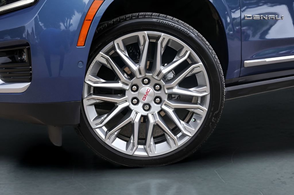 Used 2026 GMC Yukon Denali w/ Denali Reserve Package image 4