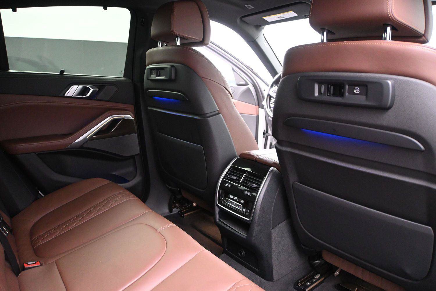 Used 2022 BMW X6 M50i w/ Executive Package AWD/4WD image 21
