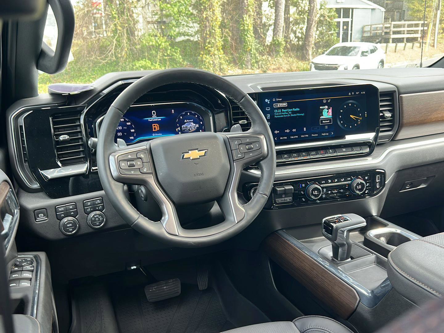 Used 2024 Chevrolet Silverado 1500 High Country w/ High Country Premium Package image 19